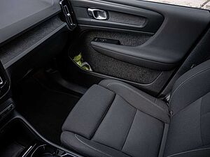 Volvo  Core Recharge Single Pure Electric 2WD