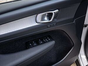 Volvo  T5 R-Design Expression Recharge ACC | AHK | BLIS | Licht- & Winter-Pak.
