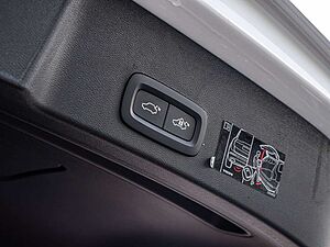 Volvo  T5 R-Design Expression Recharge ACC | AHK | BLIS | Licht- & Winter-Pak.
