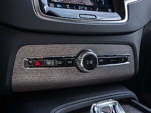 Volvo  T8 Ultimate Dark Recharge Plug-In Hybrid AWD