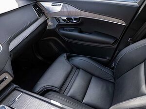 Volvo  T8 Ultimate Dark Recharge Plug-In Hybrid AWD