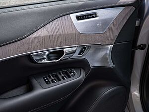 Volvo  T8 Ultimate Dark Recharge Plug-In Hybrid AWD
