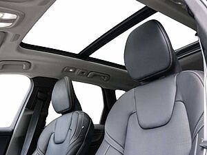 Volvo  T8 AWD Recharge Ultimate Dark Plug-In Hybrid