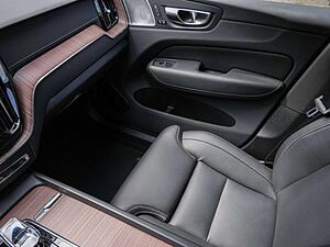 Volvo  T8 AWD Recharge Ultimate Dark Plug-In Hybrid