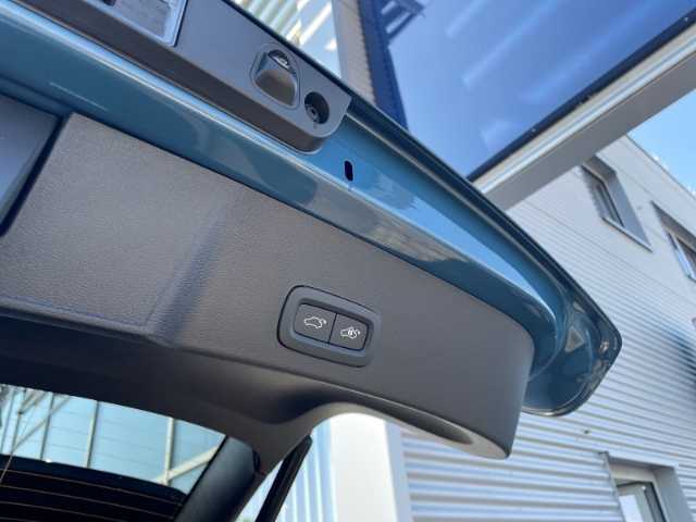 Volvo  Plus Dark Recharge Plug-In Hybrid 2WD T4 Panoramadach