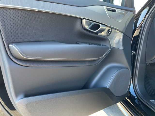 Volvo  T8 Ultimate Dark Recharge AWD,360°Kamera,7-Sitzer, AHK