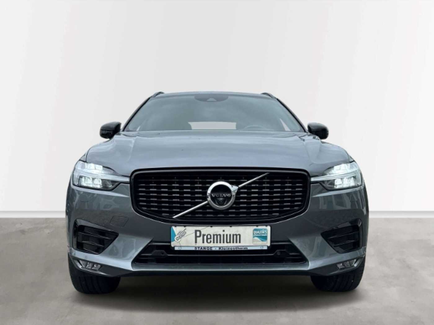 Volvo  R Design AWD B6 StandHZG AHK schwenkb. Panoschiebe