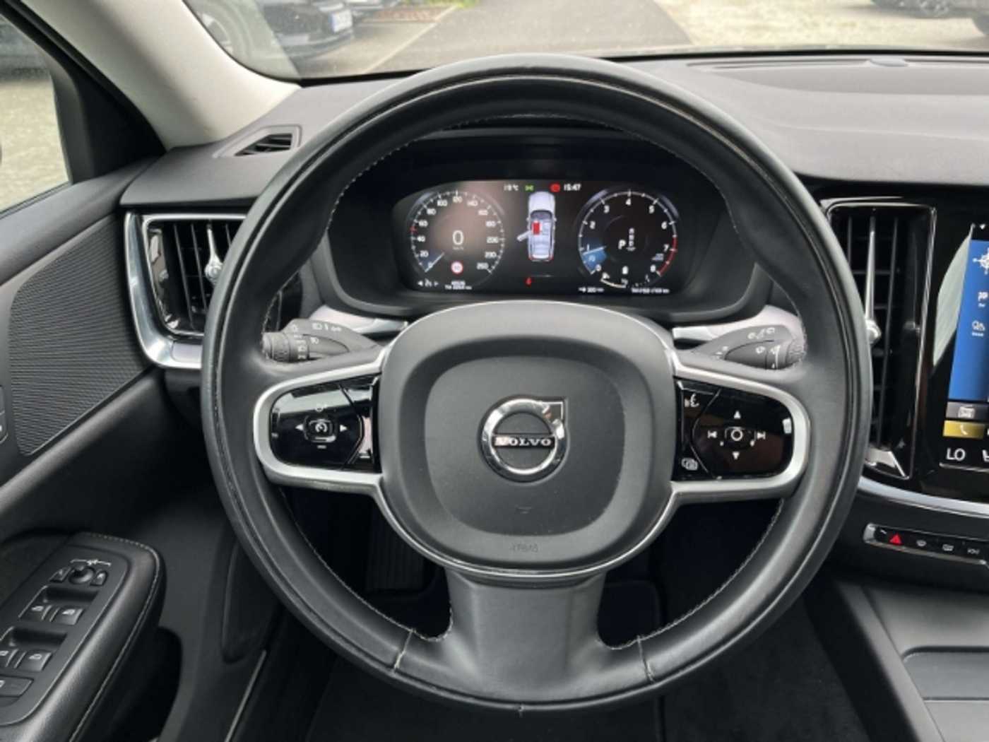 Volvo  Momentum Core B3 Navi LED Scheinw. Apple CarPlay