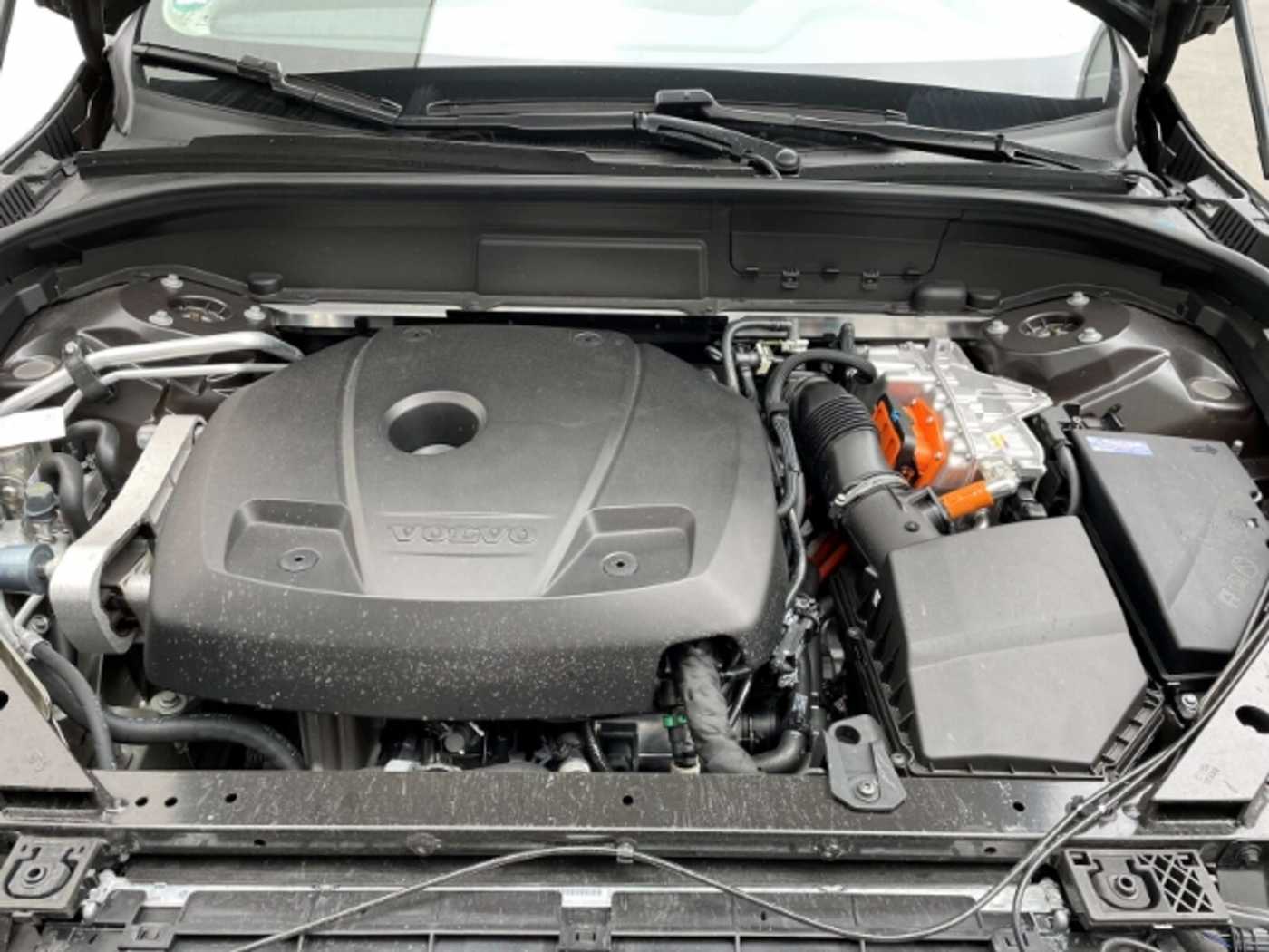 Volvo  Core Recharge Plug-In Hybrid AWD T6 Twin Navi Anhä