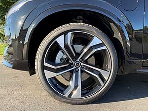 Volvo  T8 Ultimate Dark Recharge AWD,360°Kamera,7-Sitzer, AHK