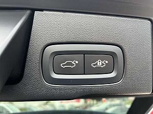 Volvo  Inscription Recharge Plug in Hybrid T6 360 Grad Kamera Panoschiebed.