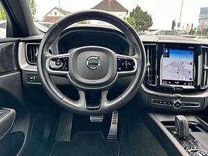 Volvo  R Design AWD B6 StandHZG AHK schwenkb. Panoschiebe