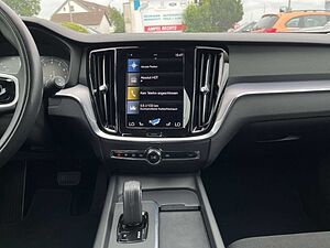 Volvo  Momentum Core B3 Navi LED Scheinw. Apple CarPlay