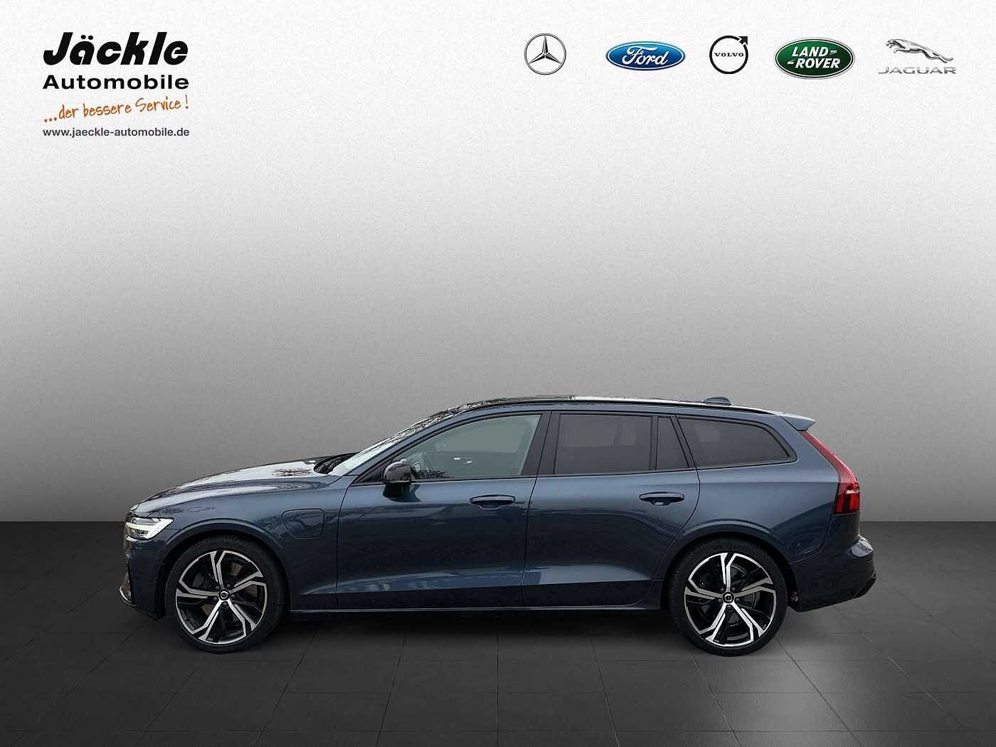 Volvo  Plus Dark Recharge Plug-In Hybrid AWD