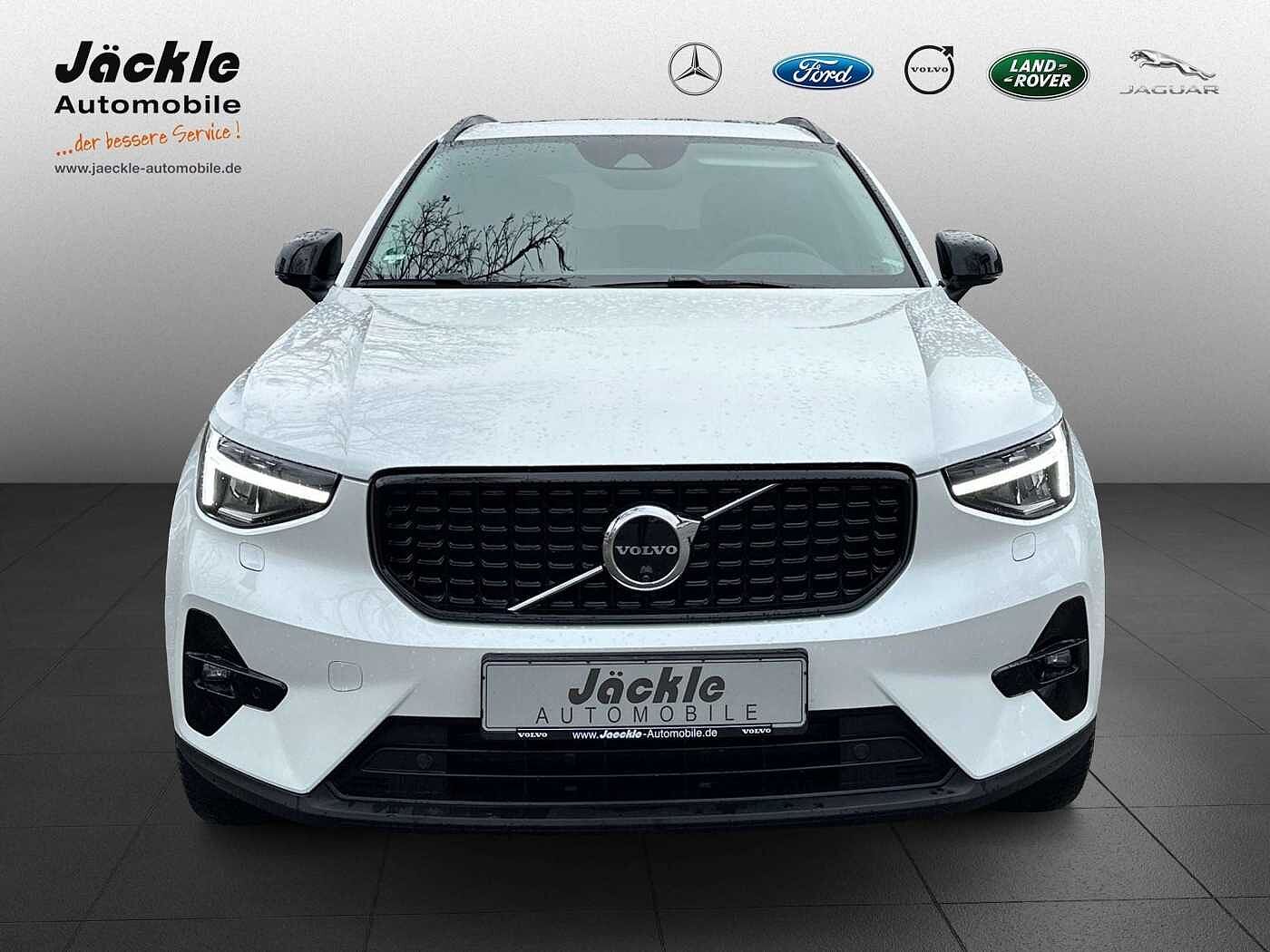 Volvo  Plus Dark 2WD