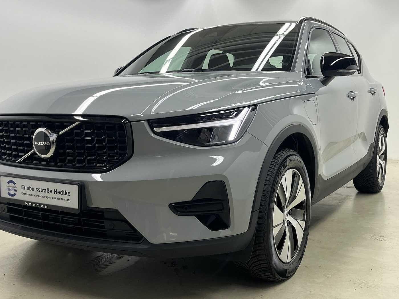 Volvo  XC40 Recharge Plus, T5 Plug-in Hybrid, Elektrisch/Benzin, Dark