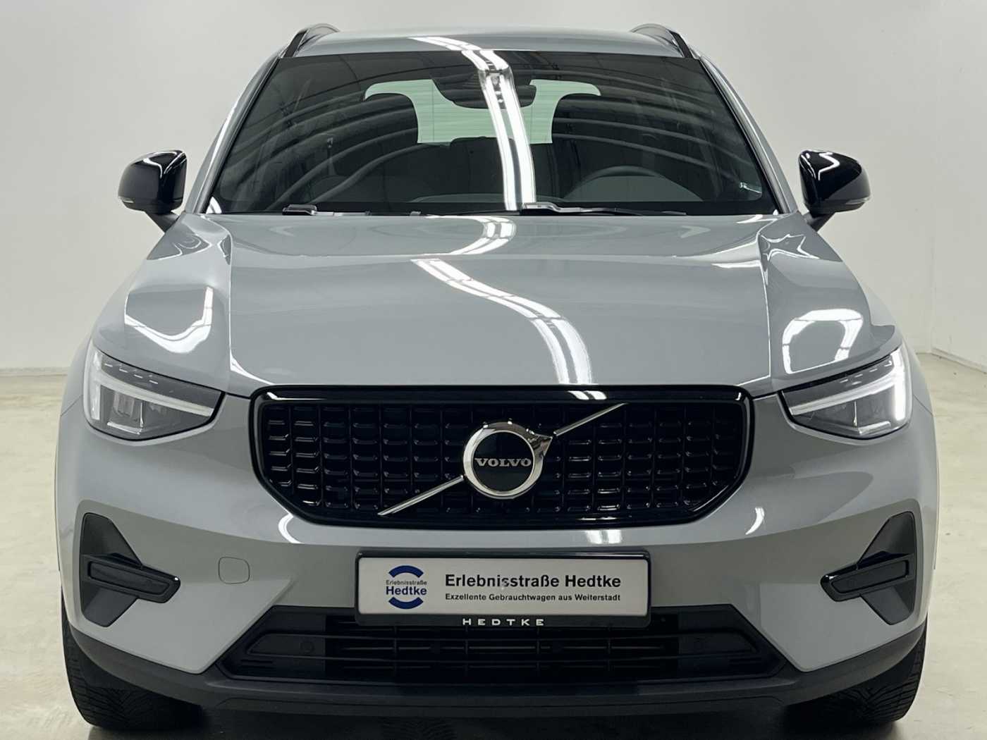 Volvo  XC40 Recharge Plus, T5 Plug-in Hybrid, Elektrisch/Benzin, Dark