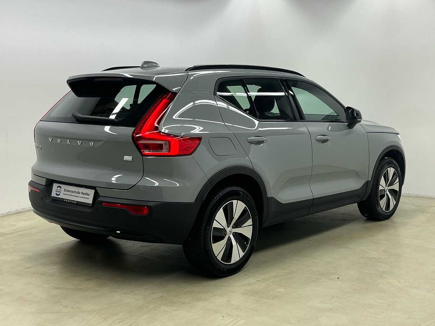 Volvo  XC40 Recharge Plus, T5 Plug-in Hybrid, Elektrisch/Benzin, Dark