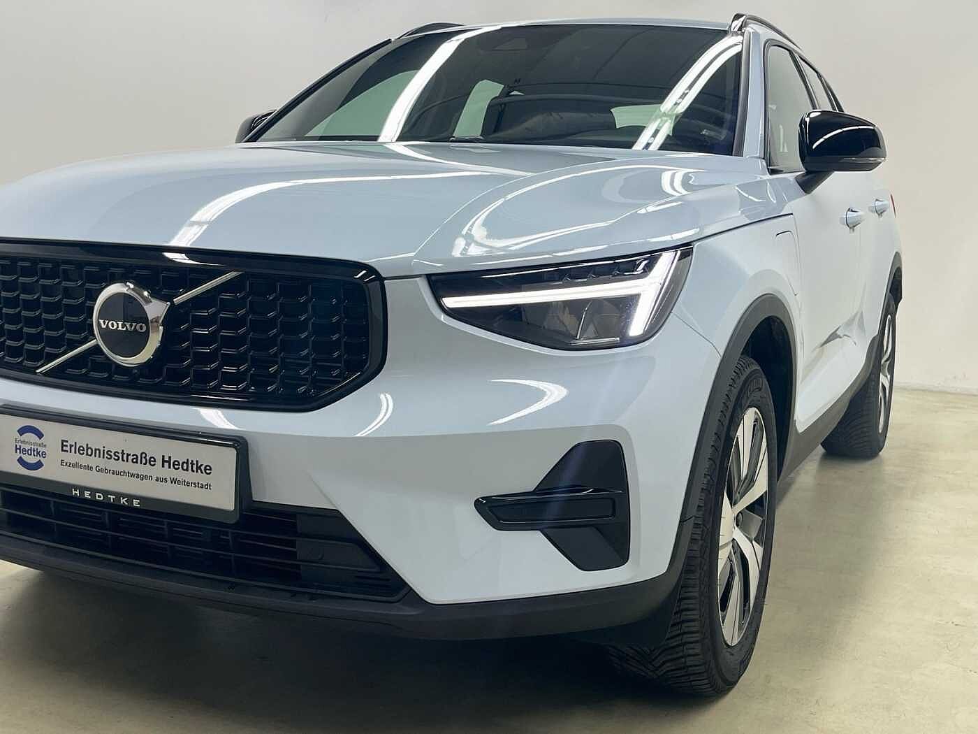 Volvo  XC40 Recharge Plus, T5 Plug-in Hybrid, Elektrisch/Benzin, Dark