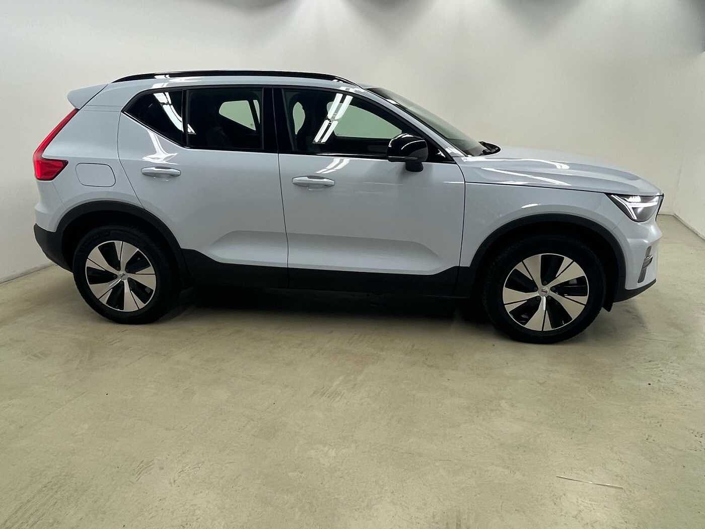 Volvo  XC40 Recharge Plus, T5 Plug-in Hybrid, Elektrisch/Benzin, Dark