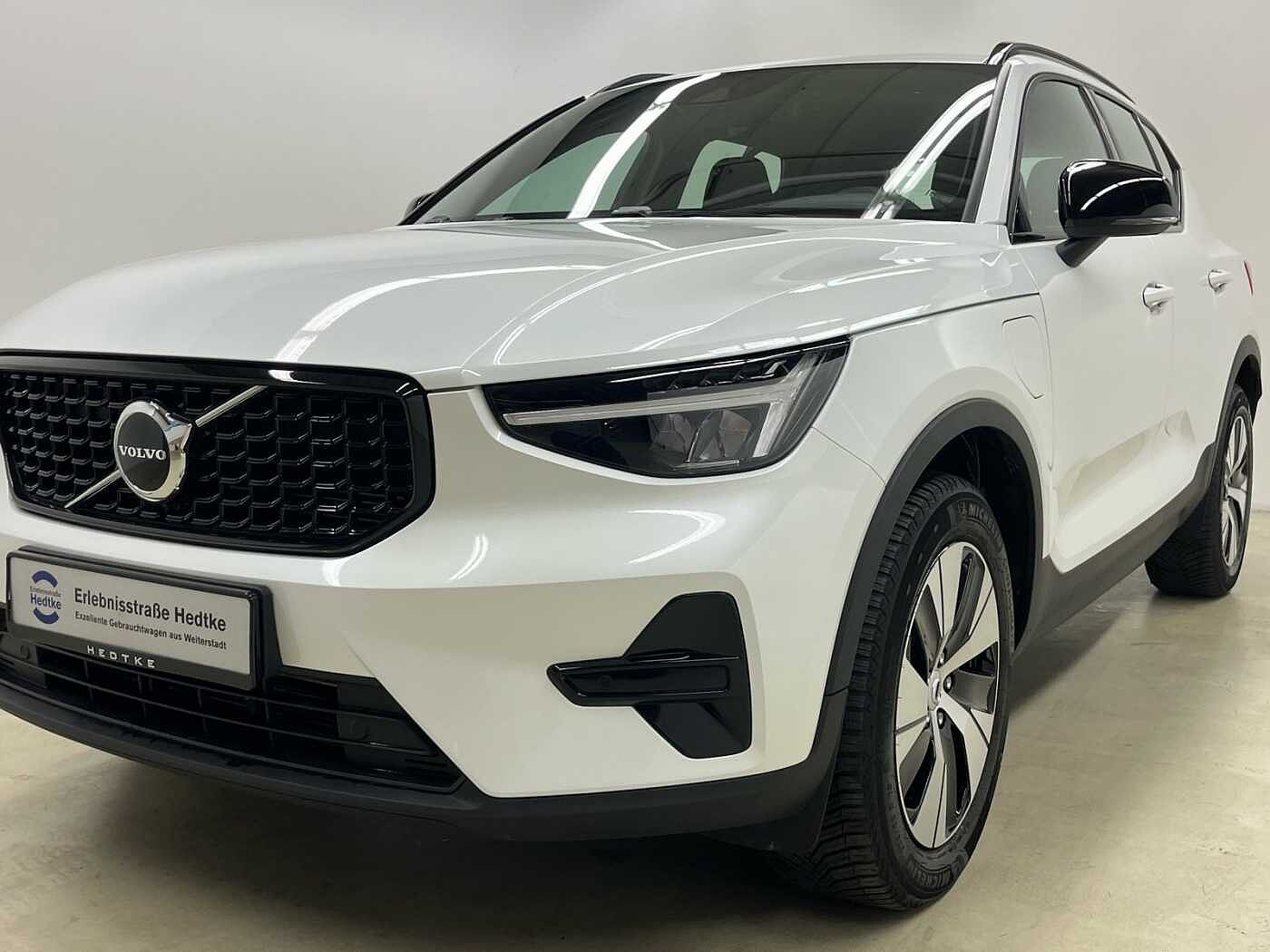 Volvo  XC40 Recharge Plus, T5 Plug-in Hybrid, Elektrisch/Benzin, Dark