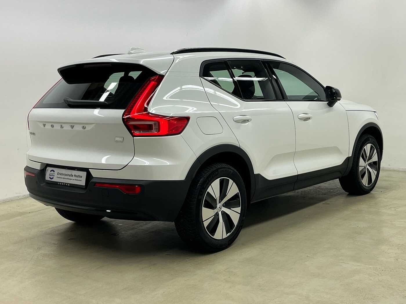 Volvo  XC40 Recharge Plus, T5 Plug-in Hybrid, Elektrisch/Benzin, Dark