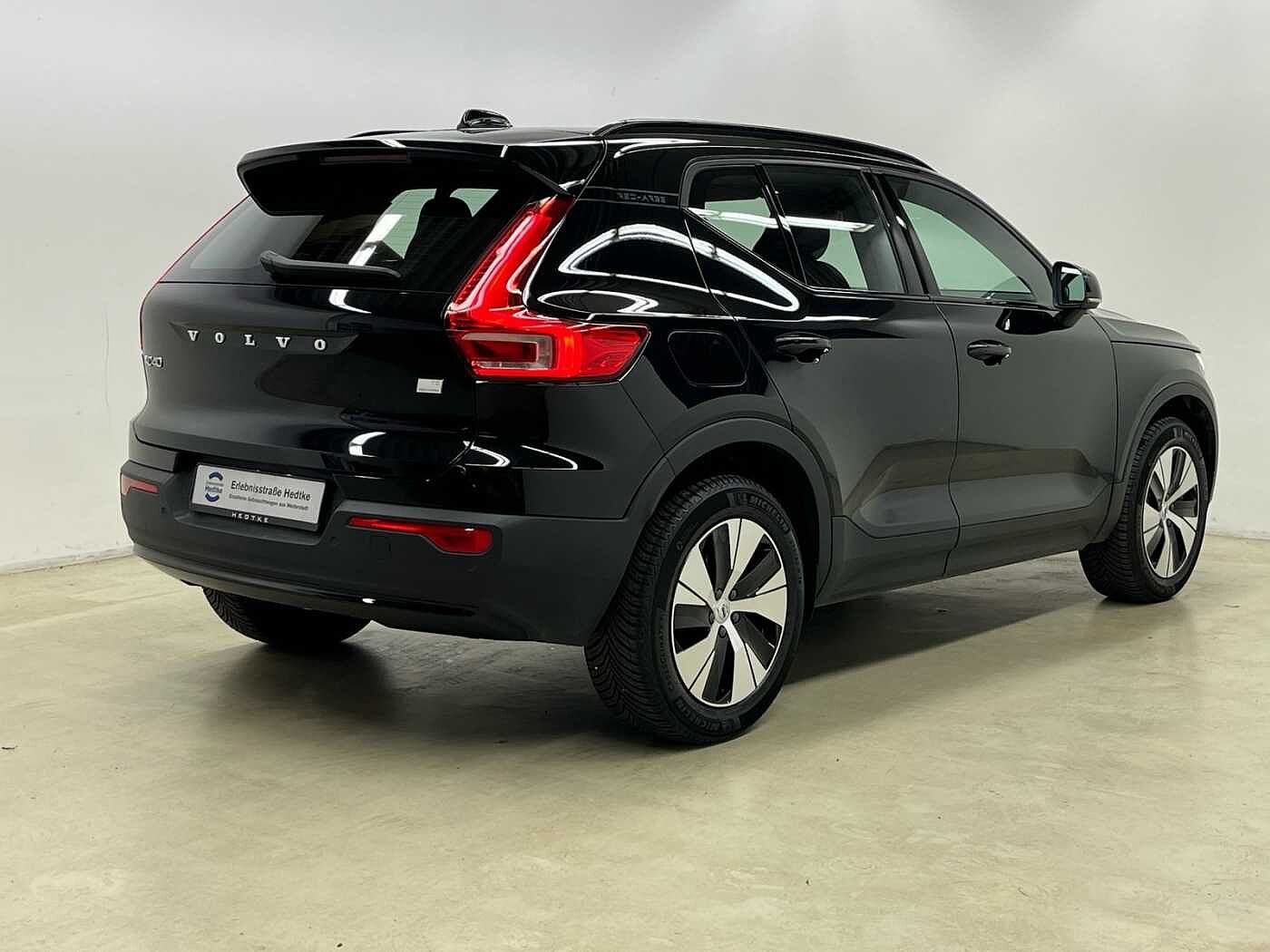 Volvo  XC40 Recharge Plus, T5 Plug-in Hybrid, Elektrisch/Benzin, Dark