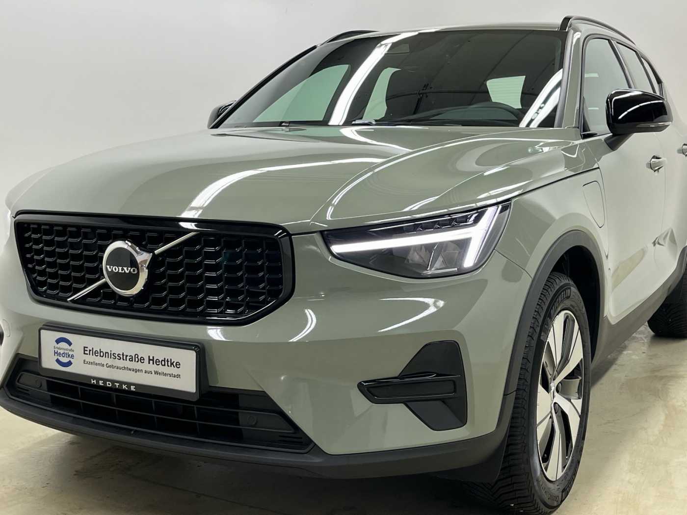 Volvo  XC40 Recharge Plus, T5 Plug-in Hybrid, Elektrisch/Benzin, Dark