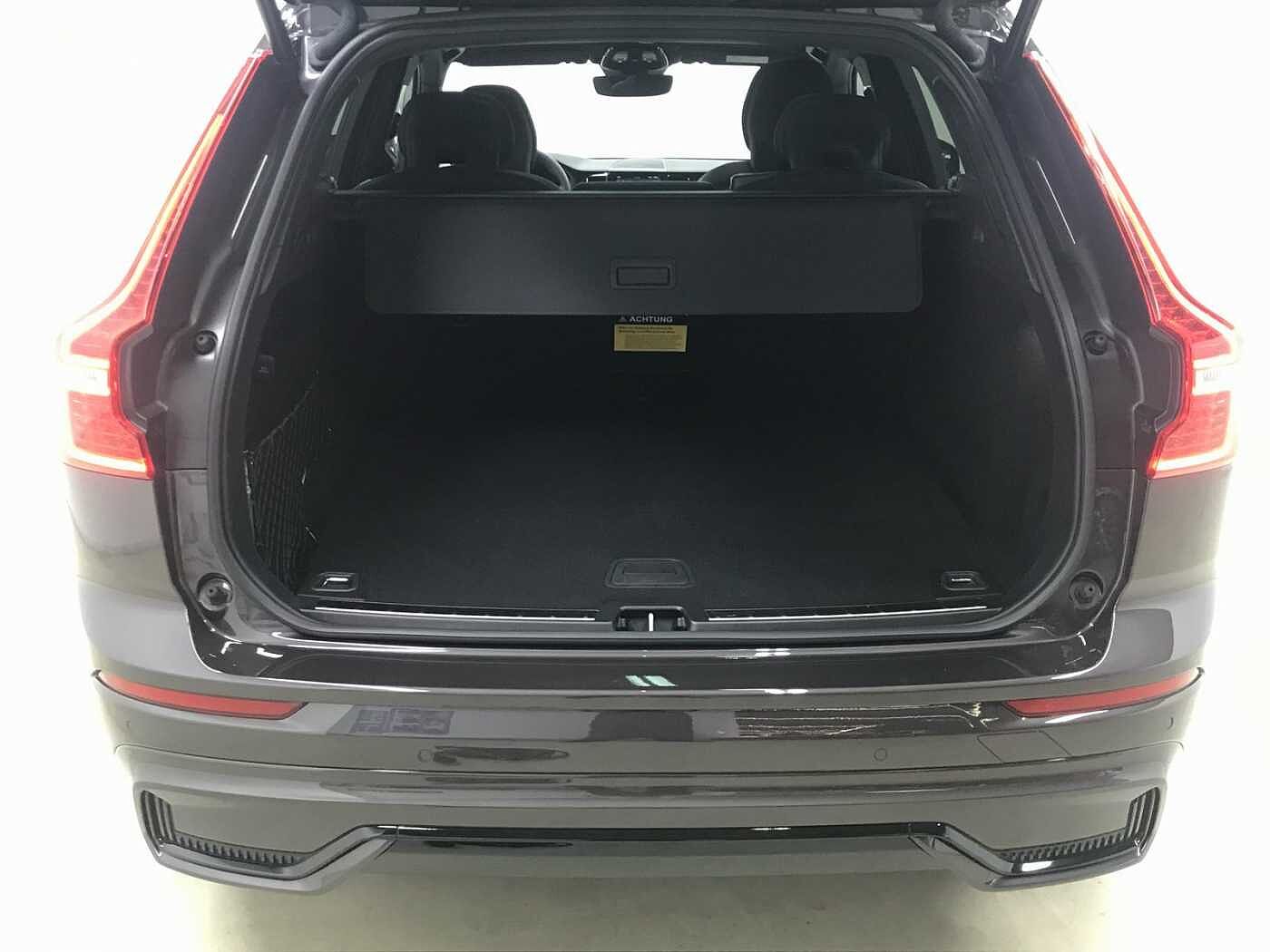 Volvo  XC60 Recharge Plus, T6 AWD Plug-in Hybrid, Elektrisch/Benzin, Dark