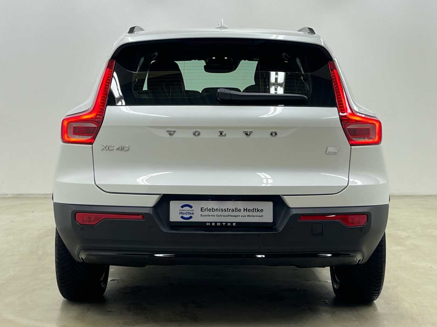 Volvo  XC40 Recharge Plus, T5 Plug-in Hybrid, Elektrisch/Benzin, Dark