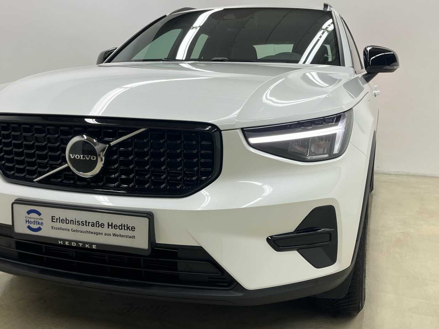 Volvo  XC40 Recharge Plus, T5 Plug-in Hybrid, Elektrisch/Benzin, Dark