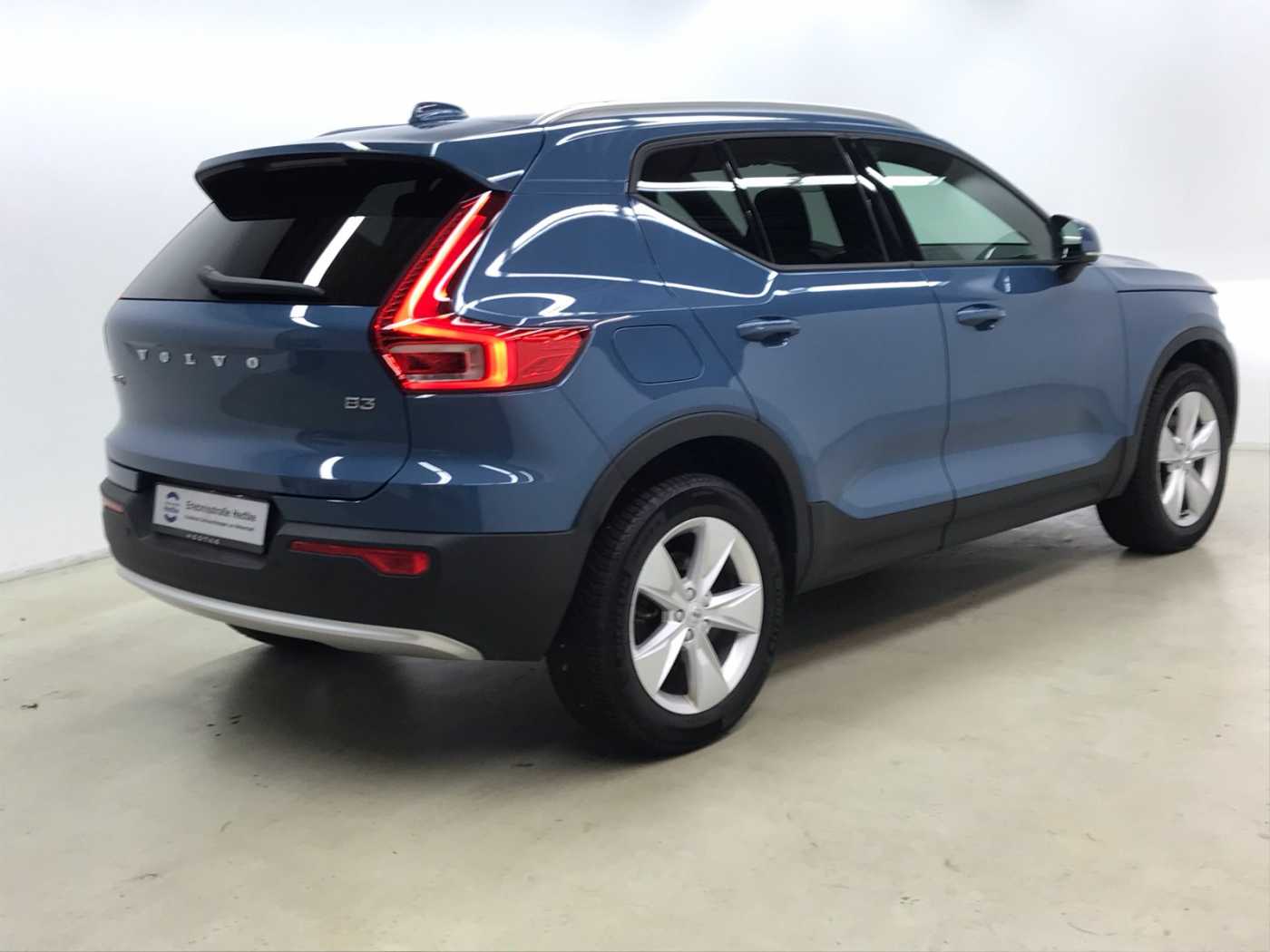 Volvo  XC40 Core, B3 Mild-Hybrid, Benzin