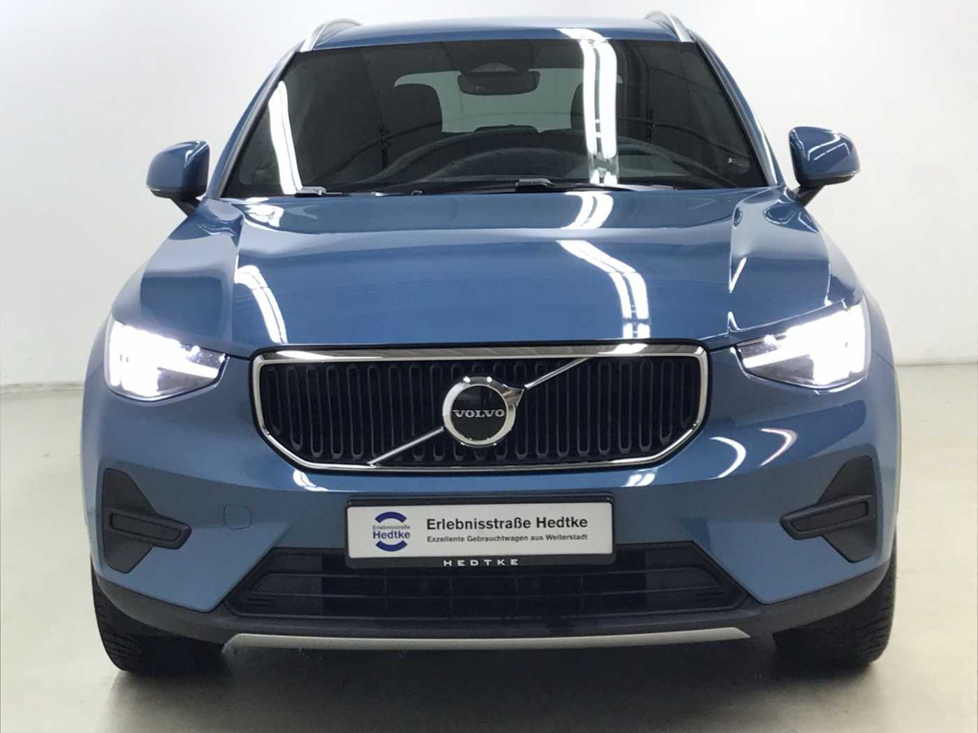 Volvo  XC40 Core, B3 Mild-Hybrid, Benzin