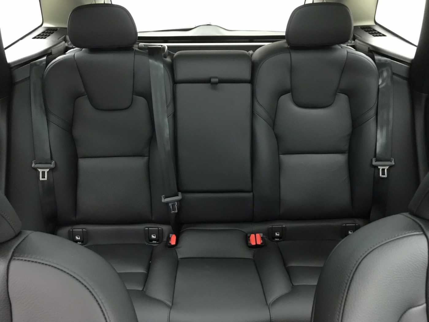 Volvo  XC60 Recharge Core, T6 AWD Plug-in Hybrid, Elektrisch/Benzin, Bright