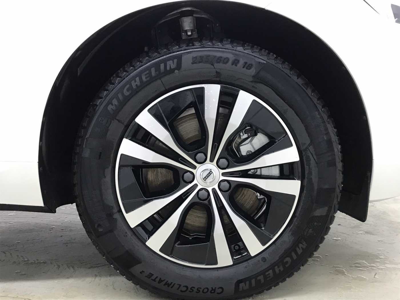 Volvo  XC60 Recharge Core, T6 AWD Plug-in Hybrid, Elektrisch/Benzin, Bright
