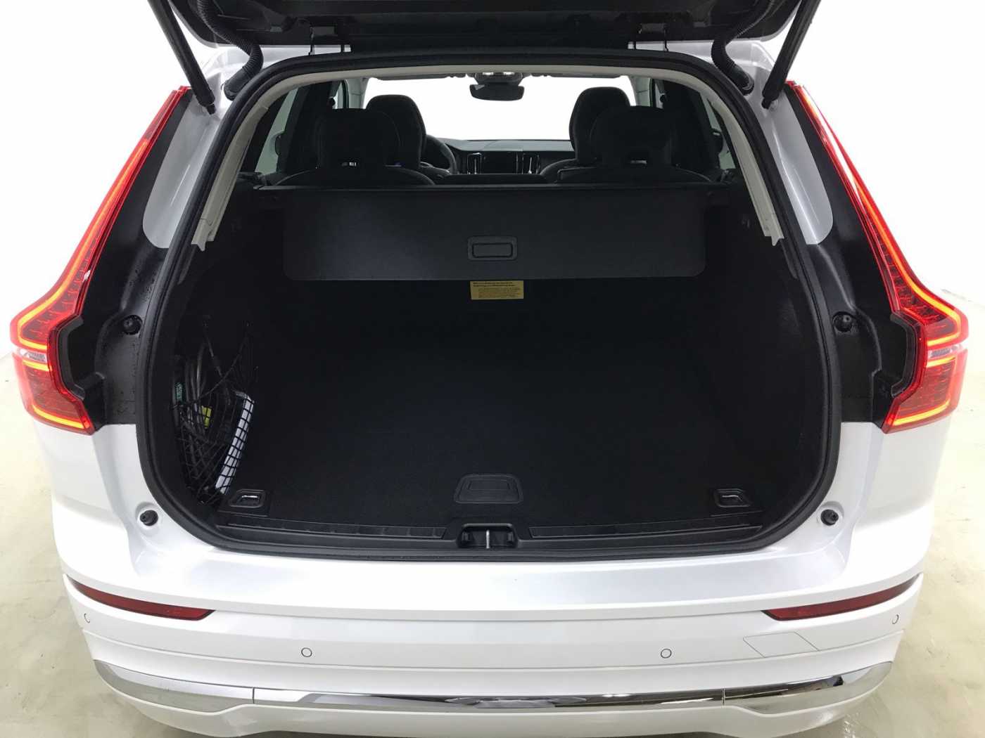 Volvo  XC60 Recharge Core, T6 AWD Plug-in Hybrid, Elektrisch/Benzin, Bright