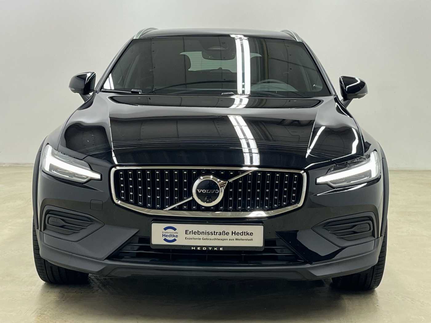 Volvo  V60 Cross Country Plus, B4 AWD Mild-Hybrid, Diesel