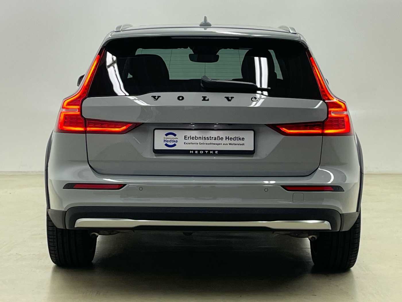 Volvo  V60 Cross Country Ultimate, B4 AWD Mild-Hybrid, Diesel