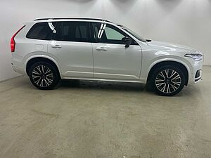 Volvo  XC90 Recharge Plus, T8 AWD Plug-in Hybrid, Elektrisch/Benzin, Dark, 7 Sitze