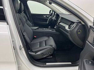 Volvo  XC60 Plus, B4 AWD Mild-Hybrid, Diesel, Dark