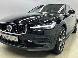 Volvo  V60 Cross Country Plus, B4 AWD Mild-Hybrid, Diesel