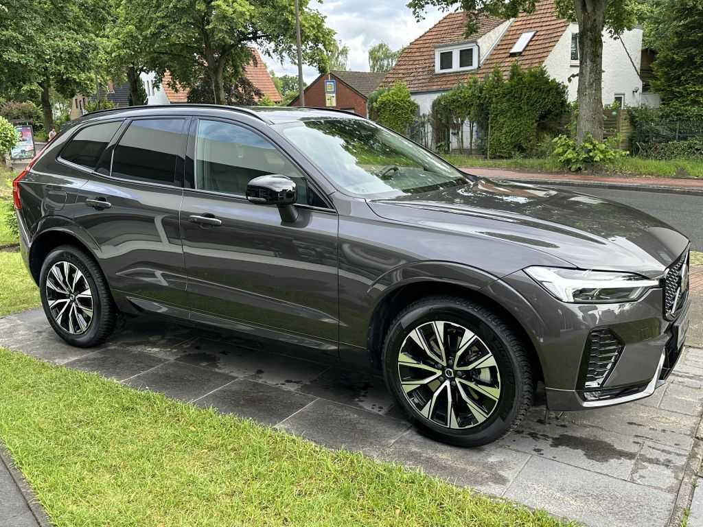 Volvo  XC60 Plus, B4 AWD Mild-Hybrid, Diesel, Dark