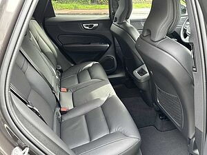 Volvo  XC60 Plus, B4 AWD Mild-Hybrid, Diesel, Dark