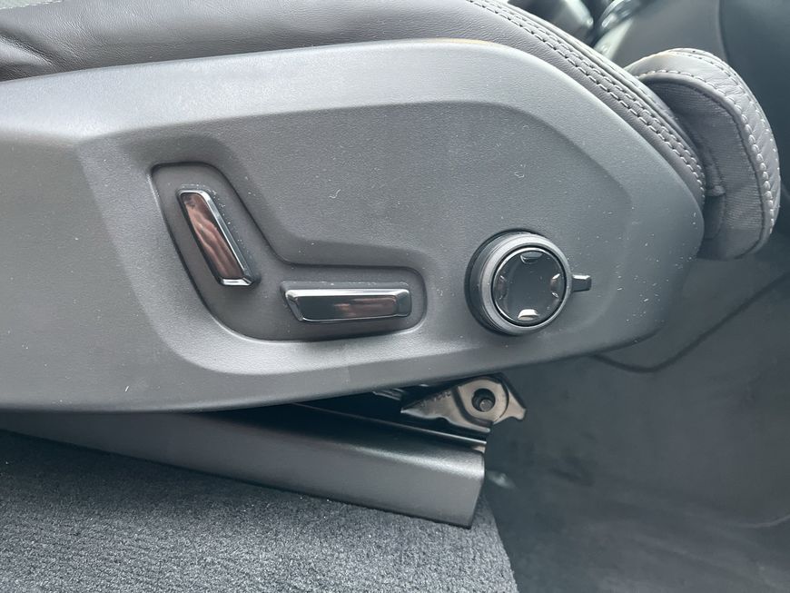 Volvo  T8 AWD Plug-in Hybrid