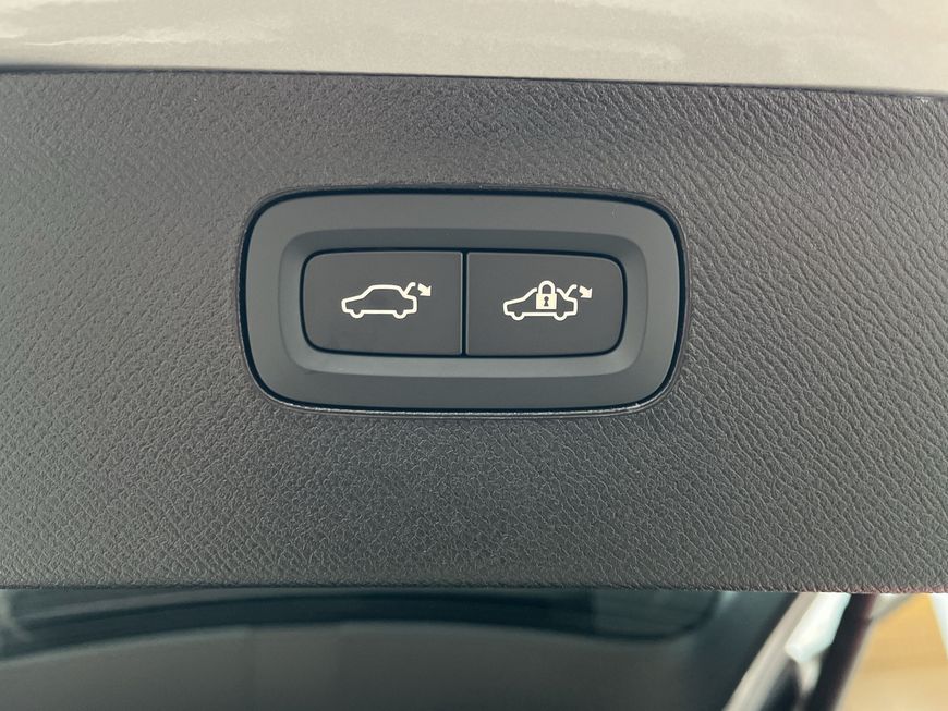 Volvo  T8 AWD Plug-in Hybrid