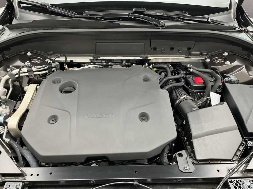 Volvo  Plus Dark