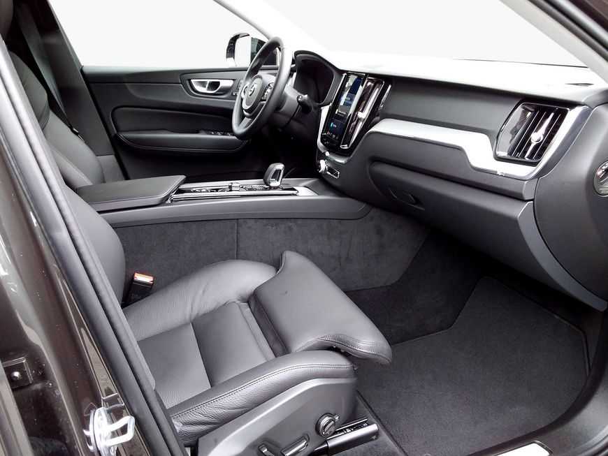 Volvo  Plus Dark