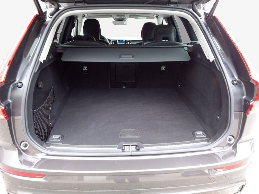 Volvo  Plus Dark