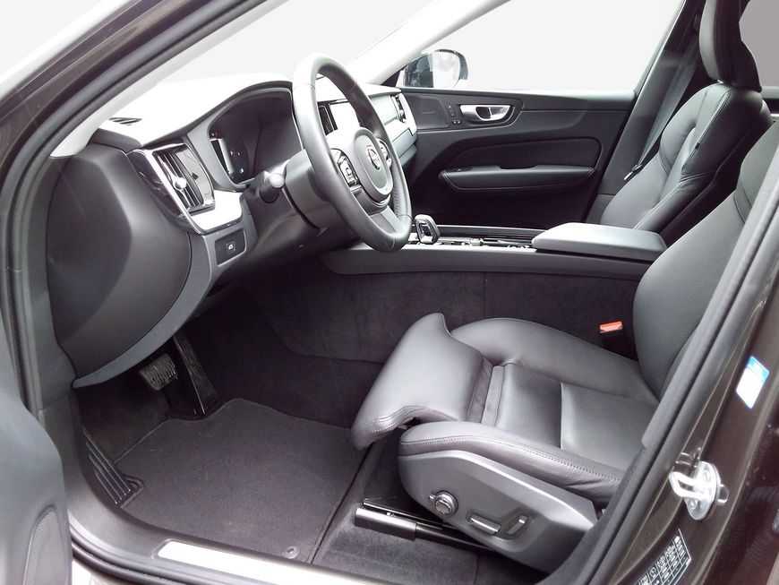 Volvo  Plus Dark