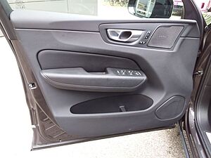 Volvo  Plus Dark